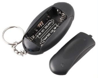 keychain를 가진 지도된 알콜 검사자
