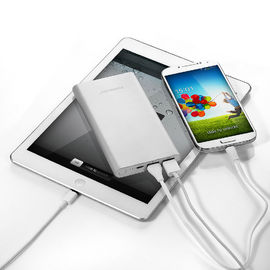 보편적인 10000MAH 휴대용 셀룰라 전화 힘 은행 리튬 중합체 세포 빠른 위탁
